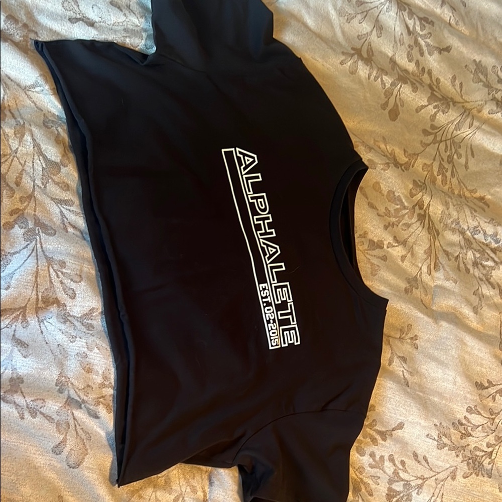 Alphalete crop